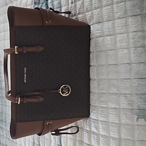 Michael Kors Large Gilly Drawstring Zip Jet Set Signature Travel Tote Bag NWOT